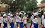 [ẢNH] Cuồng nhiệt cổ động viên Việt Nam trước giờ bóng lăn